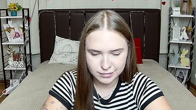 LauraHlot Adlı Modelin Canlı XXX Sohbeti