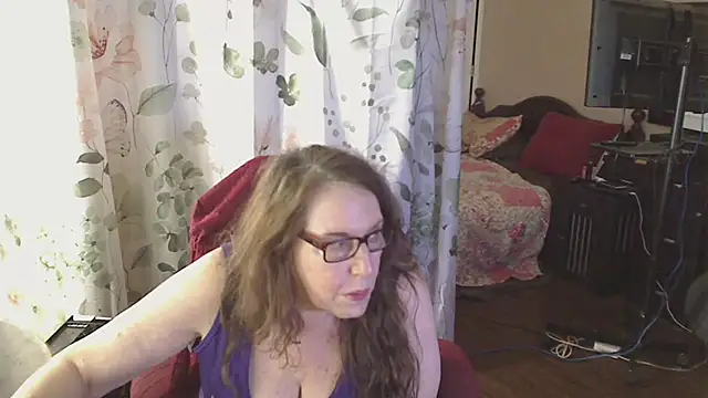 Ireallysquirt's Live XXX Chat