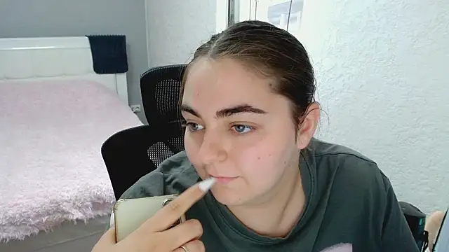 kitsune_8 Adlı Modelin Canlı XXX Sohbeti