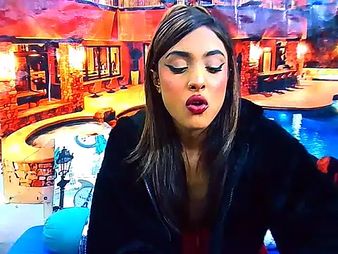 IndianPretty14u2Luv's Live XXX Chat