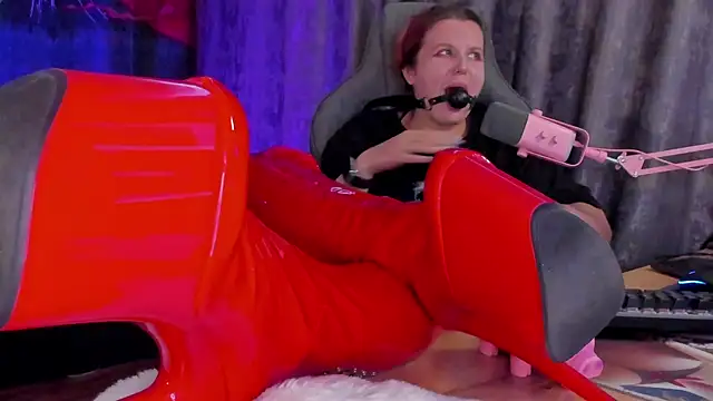 NattInRed's Live XXX Chat