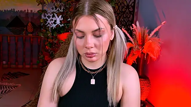 Chat XXX en directo de HyileyClark