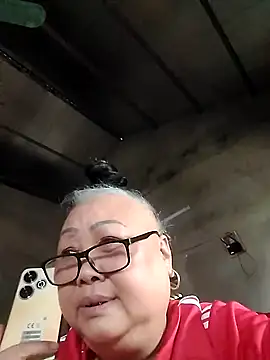 YourMomy-'s Webcam Show