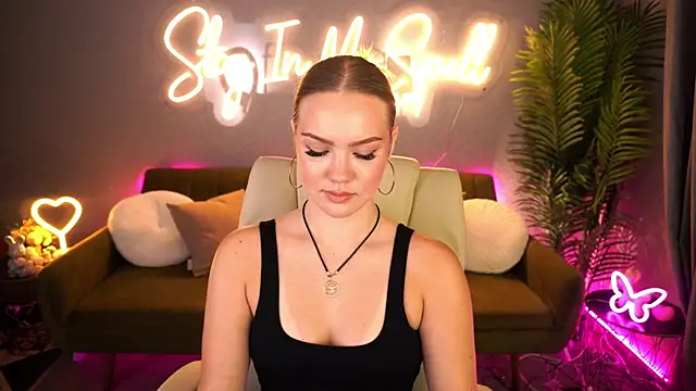 Chat +18 de CelesteNoir ao vivo