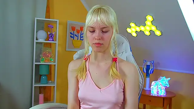 HannahHollis' Live XXX Chat