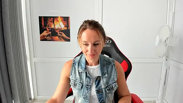 LilyDreamm's Live XXX Chat