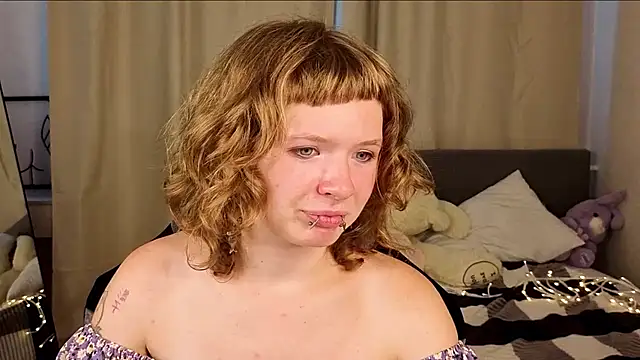 צ'אט XXX בשידור חי של VioletDesiree