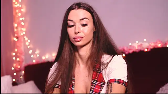 MilkyPeach élő XXX-chatje