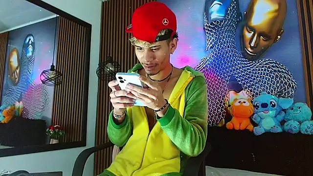 Skinny_cute_Alyer Pertunjukan Webcam
