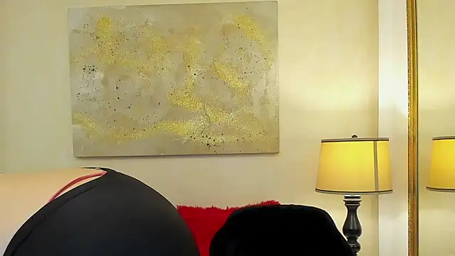 MillyHotsoon XXX чат на живо