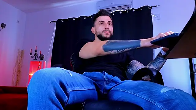 MightyAaron66 Webcam show