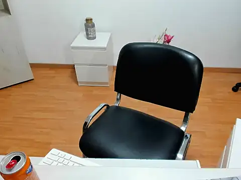 Soft_BreezeAmy Chat XXX in diretta