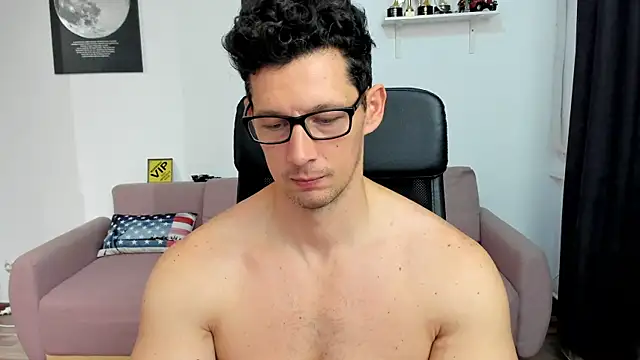 BrutusK08 Live XXX-Chat