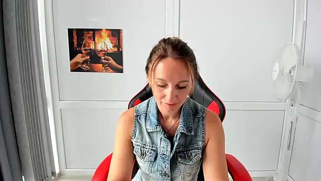 LilyDreamm's Live XXX Chat