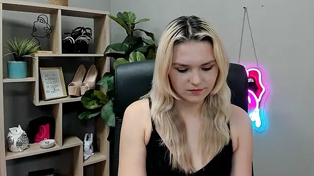 SweetLilyxo's Live XXX Chat