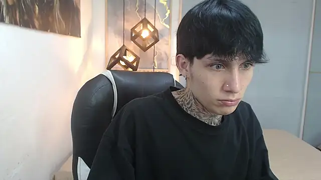 Cry_thereal's Live XXX Chat