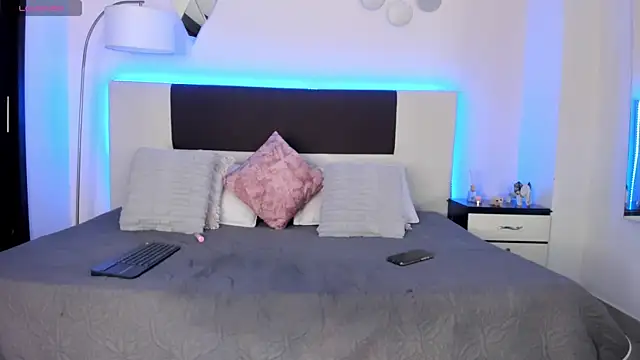 Živý XXX chat Sky_Loren
