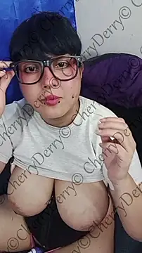 CherryDerry Live XXX Chat