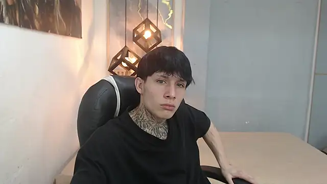Онлайн чат XXX Cry_thereal