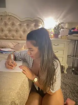 HotXMom_'s Live XXX Chat