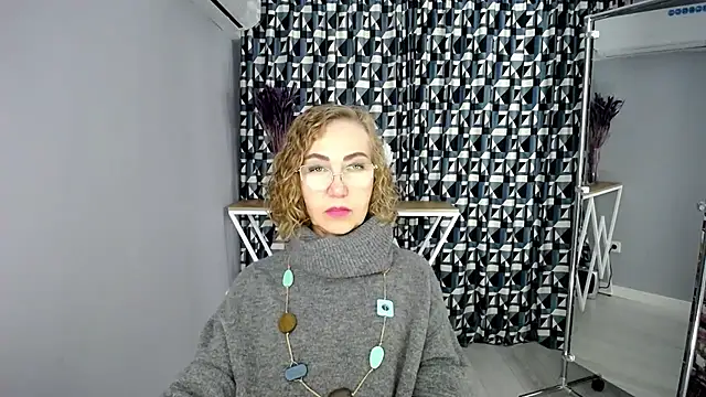 queen_a_n_i's Live XXX Chat
