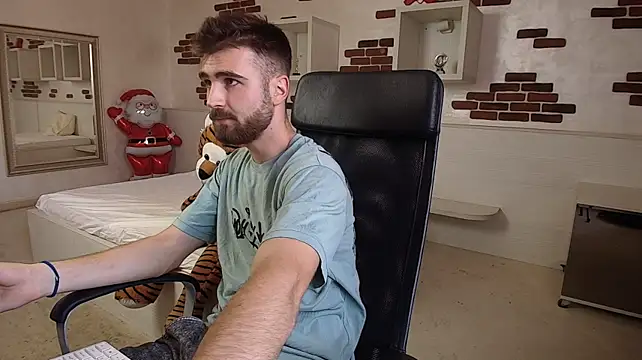 צ'אט XXX בשידור חי של KyloEast