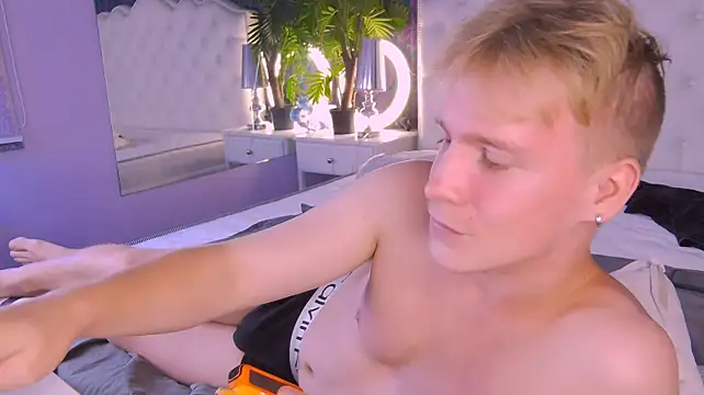 XXX chat uživo modela _AlexHot_