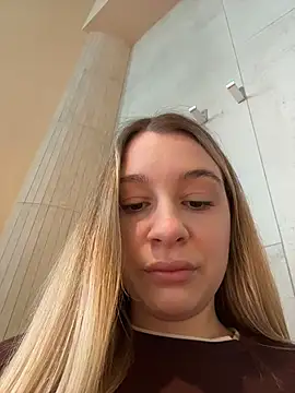 צ'אט XXX בשידור חי של SashaCatt