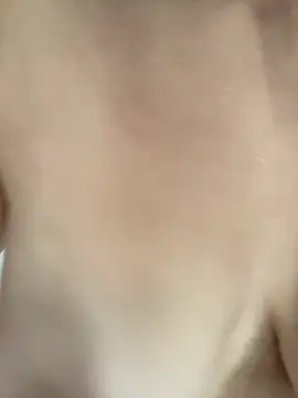 הופעת וובקאם של Milana_UK