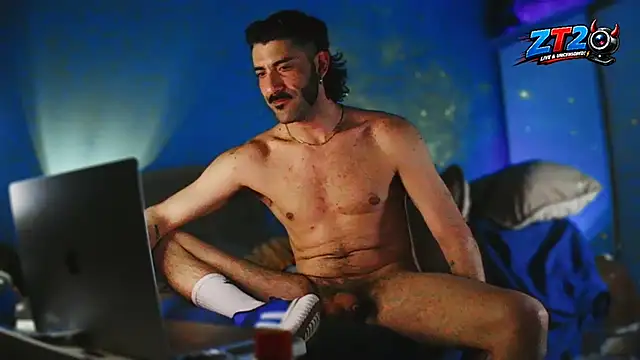 zedte2 élő XXX-chatje