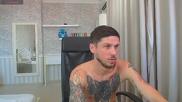 Chat XXX ao vivo de JonahShaw