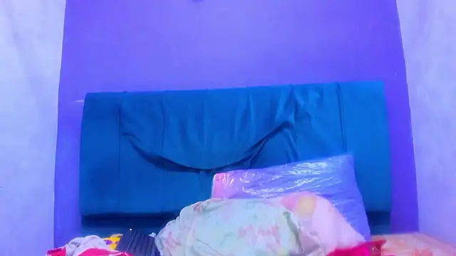 andrea_lopeez's Webcam Show
