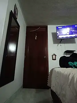 maynor_1998 Adlı Modelin Canlı XXX Sohbeti