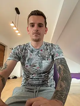 Huge_cock22cm's Webcam Show