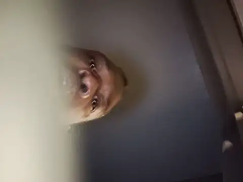 PrEtTyBoYbUlL Show in webcam