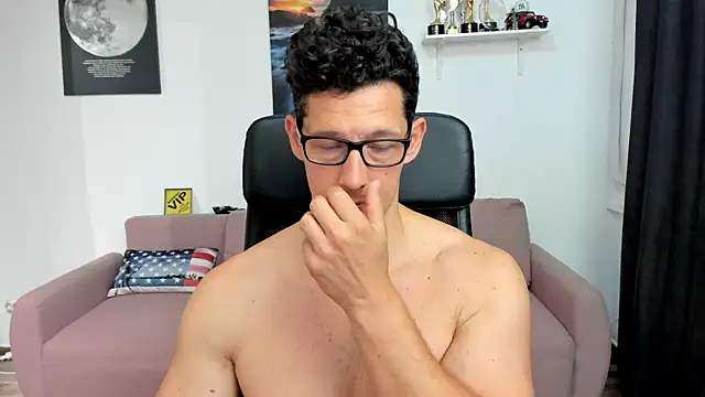 BrutusK08 লাইভ XXX চ্যাট