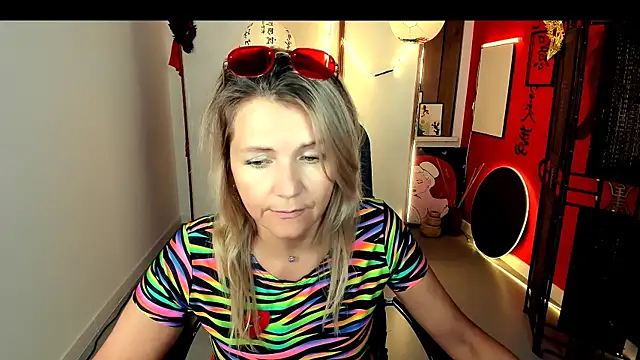 Chat XXX en directo de NicoleHitman