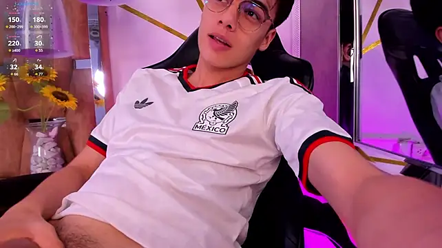 Gerony_'s Live XXX Chat
