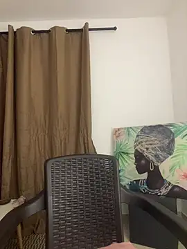 Chatroom XXX en direct de Charlotee_