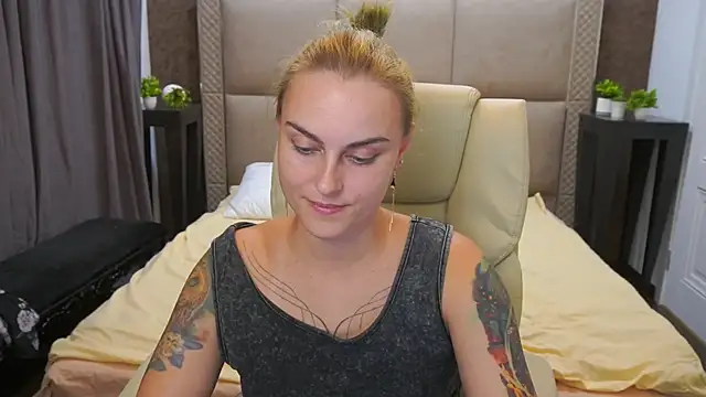XXX chat uživo modela RayeReam