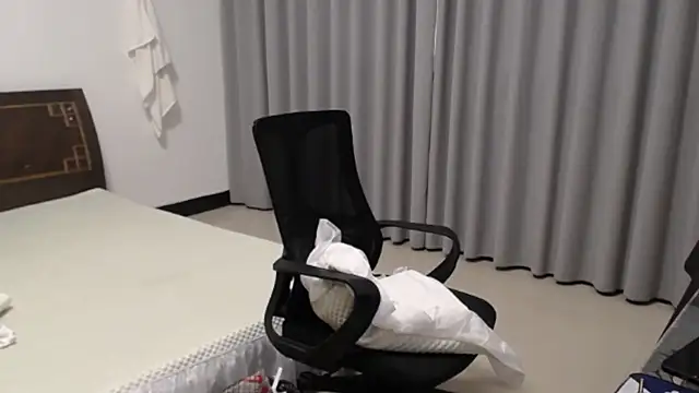 zhang1118 Live XXX-Chat