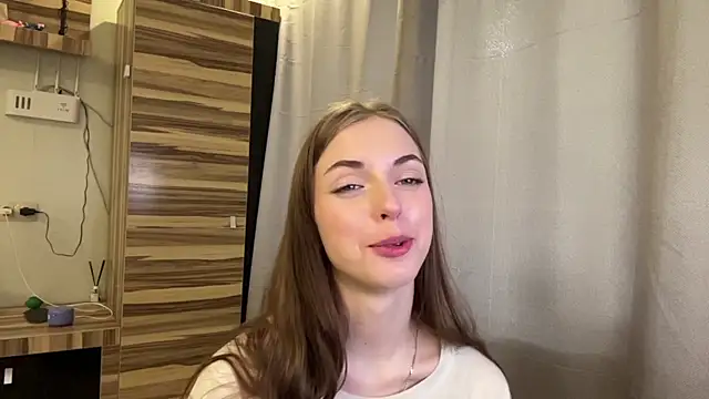 XXX chat uživo modela Clara_kitty