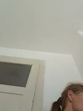 XXX chat uživo modela LenaGoldi