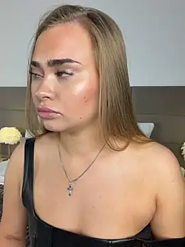 Онлайн чат XXX MonicaWestt