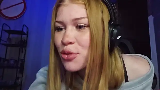 OutCan's Live XXX Chat
