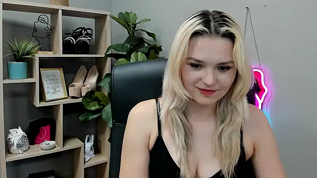 SweetLilyxo's Live XXX Chat