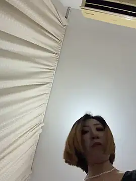 xiaoxiao_353 XXX чат на живо