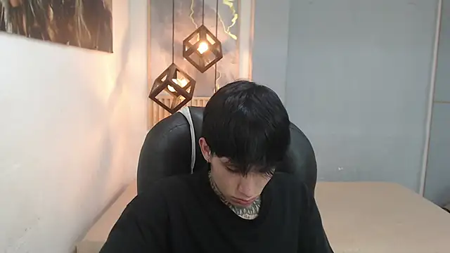 Cry_thereal's Live XXX Chat