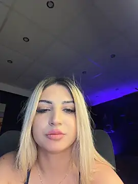 AstridJade XXX чат на живо