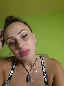 Caramellaa Webcam show